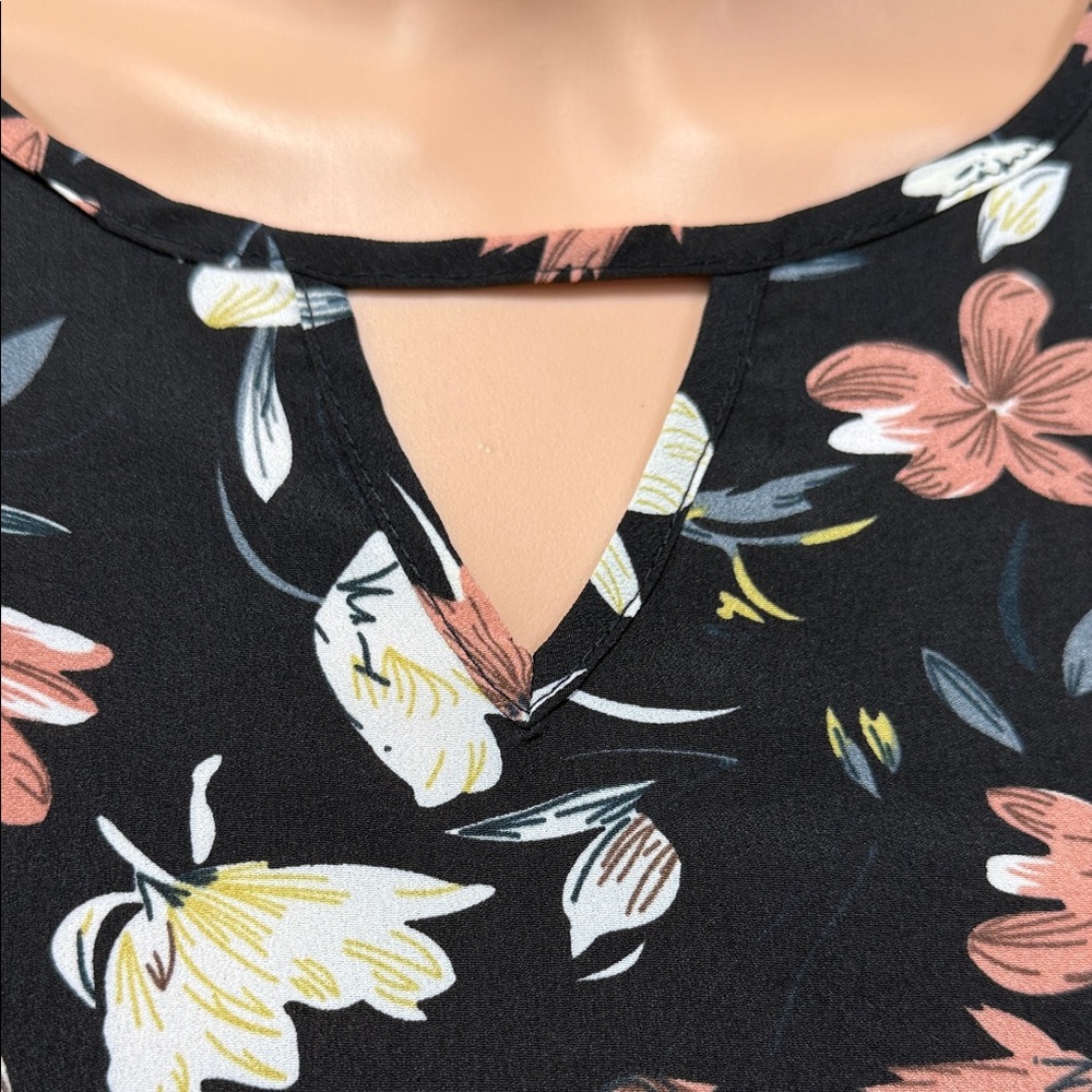 SHEIN Black Floral Blouse - Picture 2 of 4